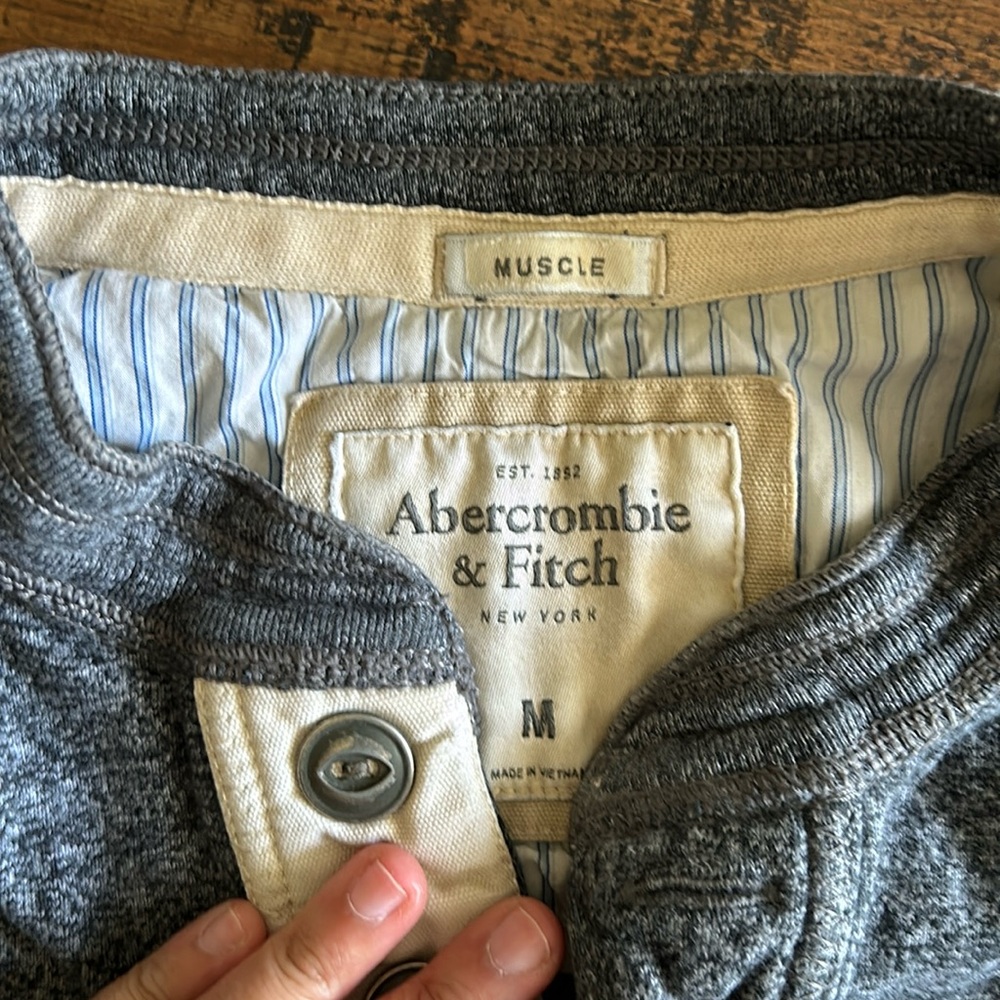 Vintage gray Abercrombie & Fitch long sleeve top